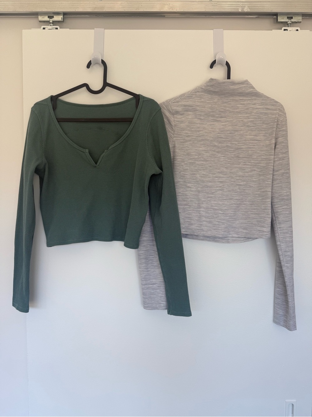 lululemon athletica lot of 2 long sleeves